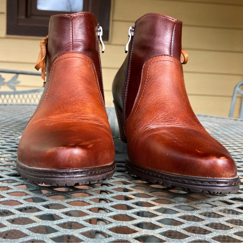 Spring Step ankle boot size wi 38 or worm’s 8.5. Gently worn.